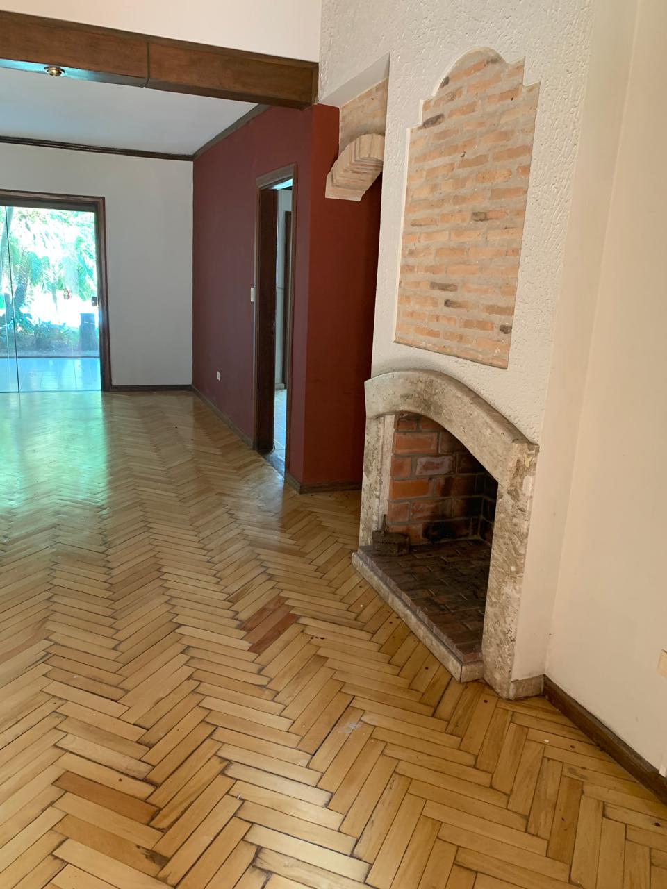 ALQUILER DE CASA EN BARRIO MBURUCUYA — foto 2