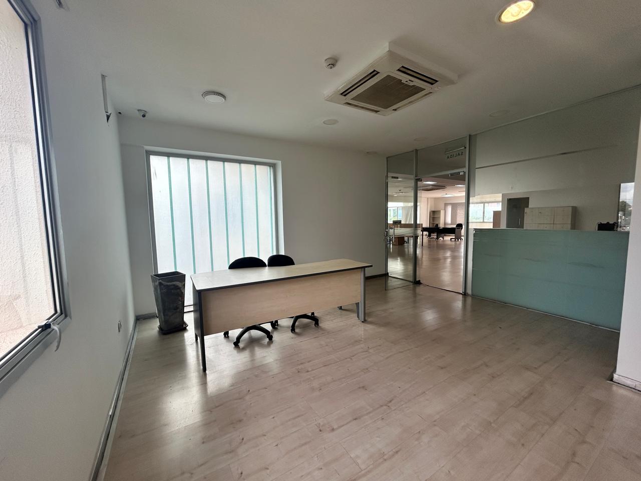 ALQUILER DE OFICINA CORPORATIVA DE 330 m² EN EL EDIFICIO AURA | EJE CORPORATIVO — foto 3