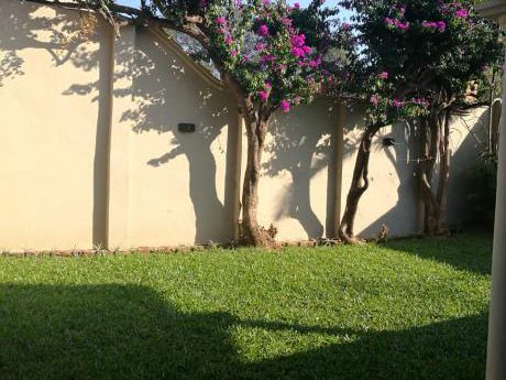 Tierra Inmobiliaria - Hermosa Y Amplia Casa En Lambare!