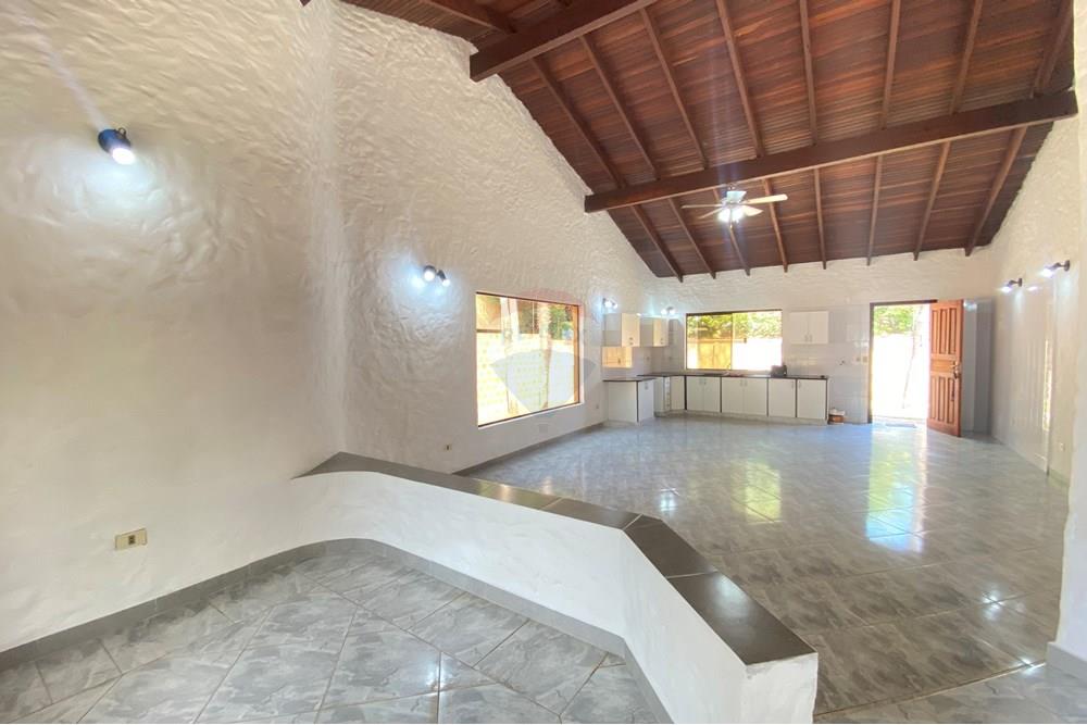 Casa - Alquiler - Paraguay Central Lambaré — foto 2