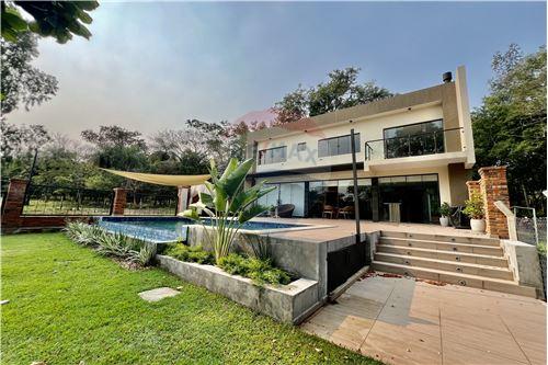 Casa - Venta - Paraguay Cordillera San Bernardino — foto 2