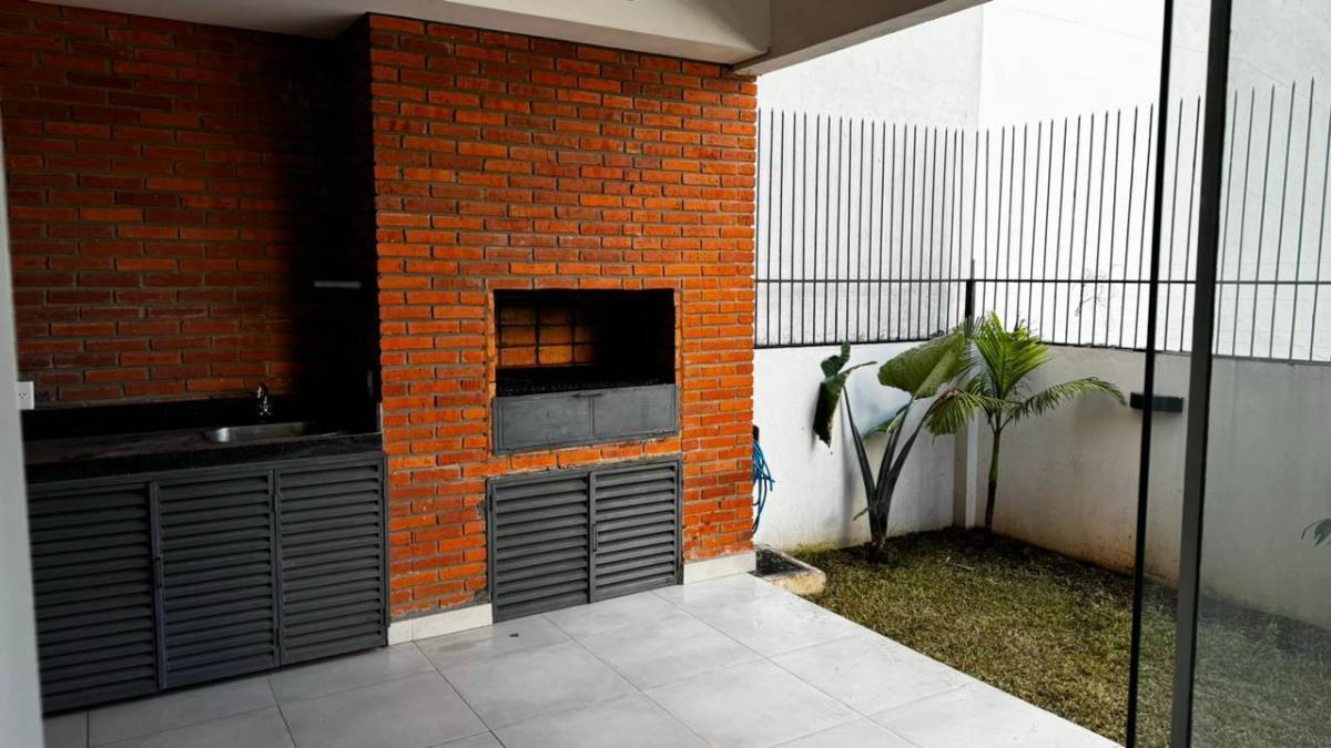 DPTO CON PATIO EN BO. MBURUCUYA — foto 2
