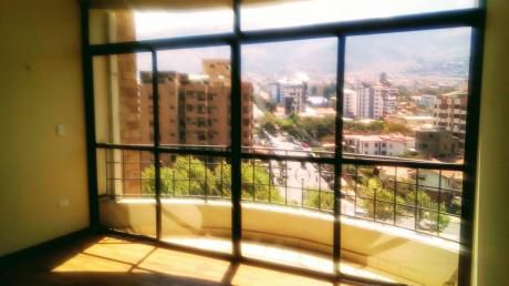 Hermoso Departamento Estilo Penthouse, En La Mejor Zona De Cochabamba