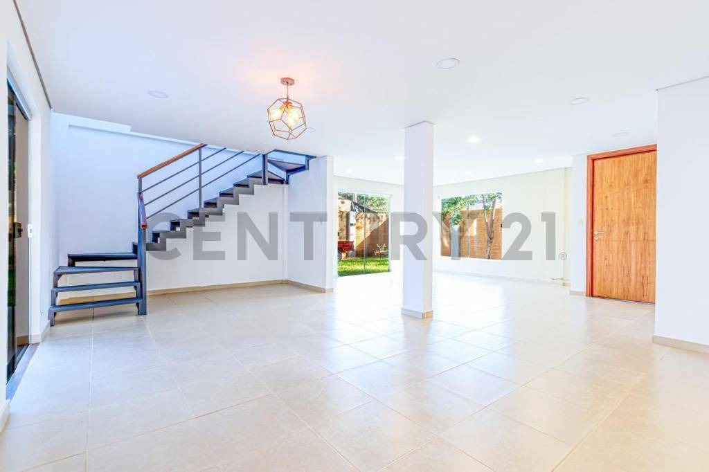 Casa en alquiler en Luque — foto 2