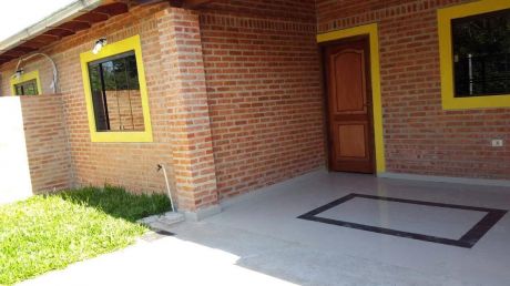 Se Alquila 1 Casa Tipo Chalet Nuevo Ciudad San Antonio A Pasos Del Club Ytororo