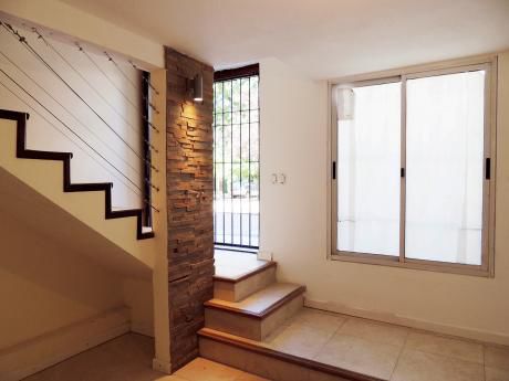 Venta - La Comercial - Duplex - 2 Dormitorios - U$s 125.000