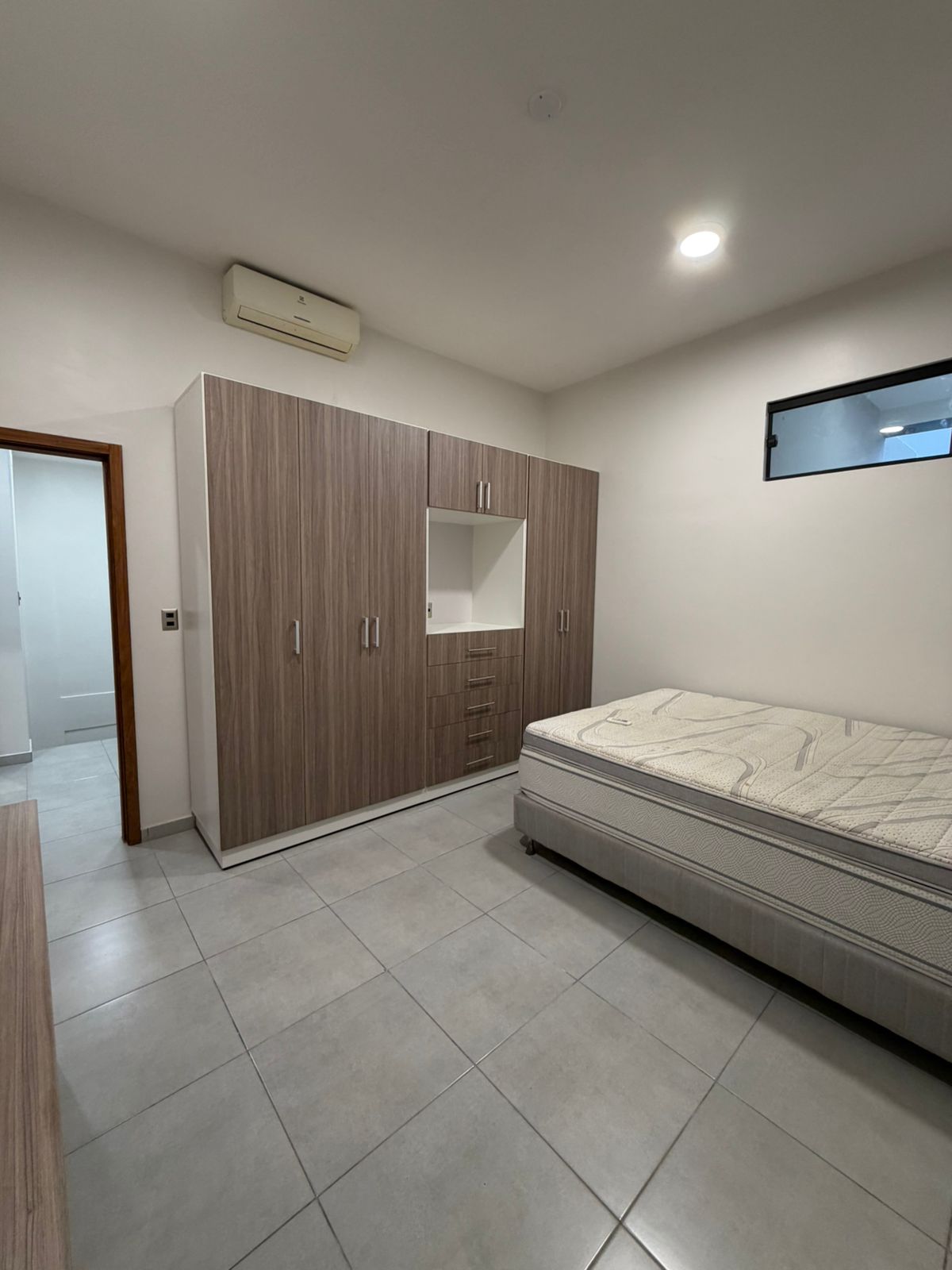 AMPLIA CASA EN ALQUILER CON PISCINA Y QUINCHO – FERNANDO DE LA MORA ZONA SUR — foto 2
