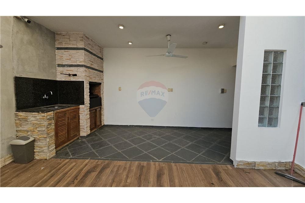 VENDO DUPLEX AMOBLADO EN SANTA LIBRADA — foto 3
