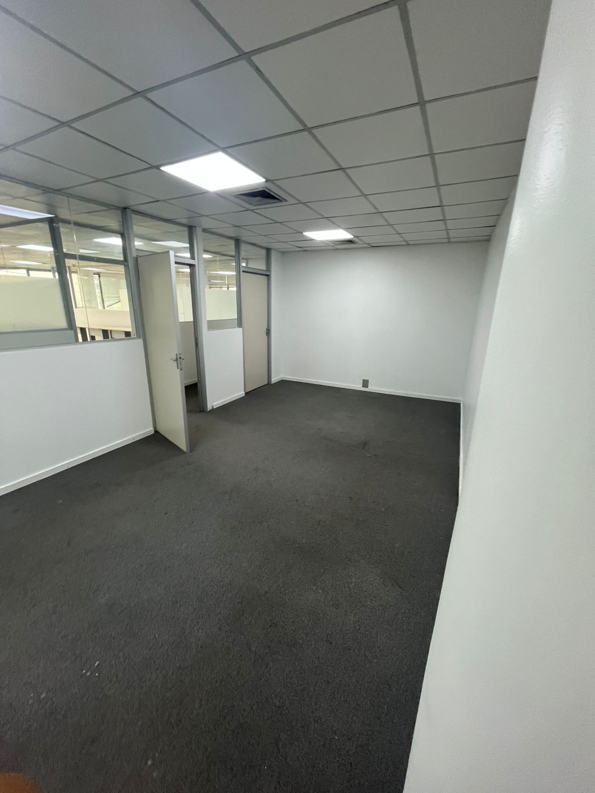ALQUILO OFICINAS CORPORATIVAS EN ASUNCION BARRIO MARISCAL LOPEZ — foto 3