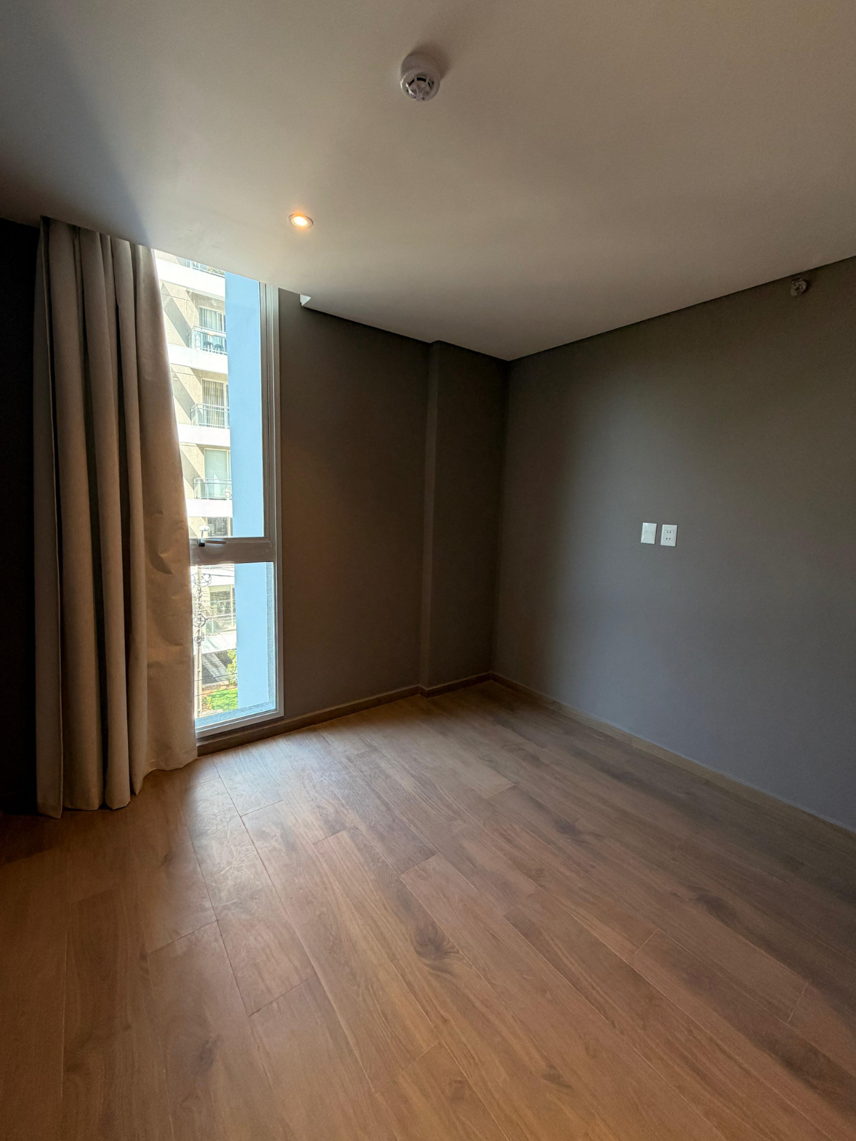 VILLAMORRA EN ALQUILER DEPARTAMENTO DE 2 DORMITORIOS EN SUITE — foto 3