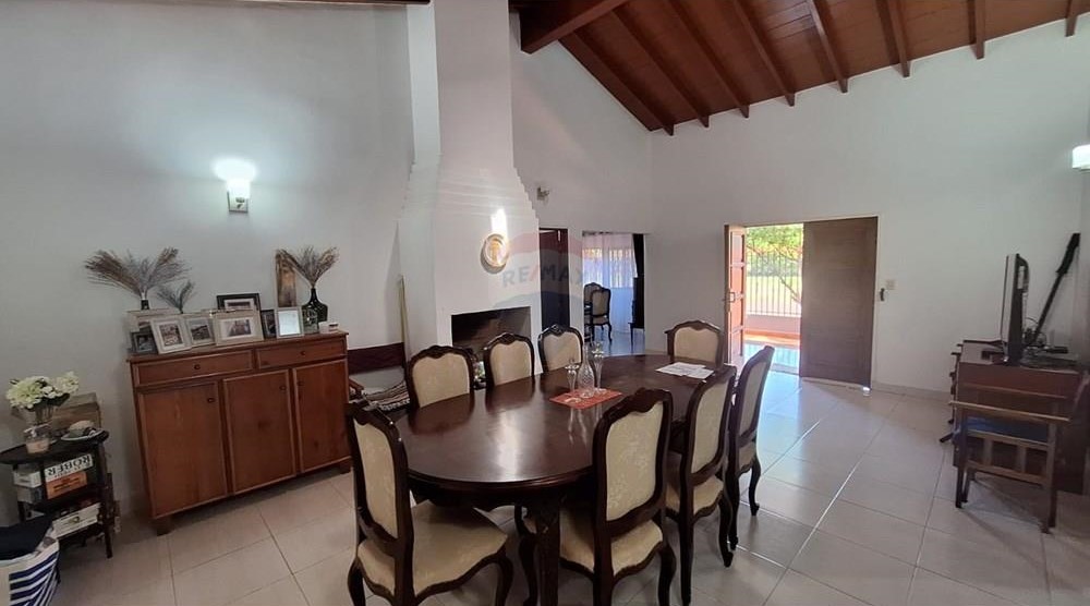 AMPLIA RESIDENCIA AMOBLADA EN VENTA - ENCARNACIÓN — foto 3