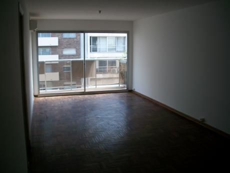 Comodo Apartamento