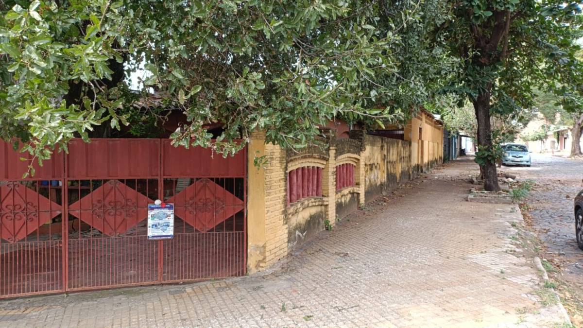 Vendo casa a refaccionar en Asuncion Sajonia zona Palacio de Justicia — foto 2
