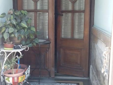 Casa De Altos En Colonia, Pleno Cordón!
