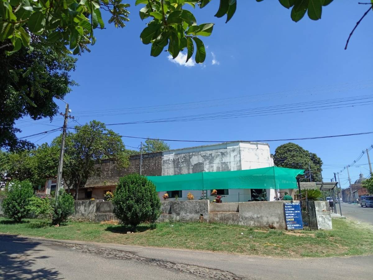 VENDO PROPIEDAD EN ESQUINA 2 DORMITORIOS - CAACUPE — foto 2