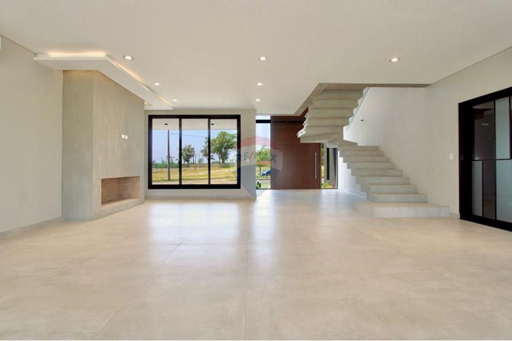 I sell beautiful house in the Aquaterra Luque condominium — foto 3
