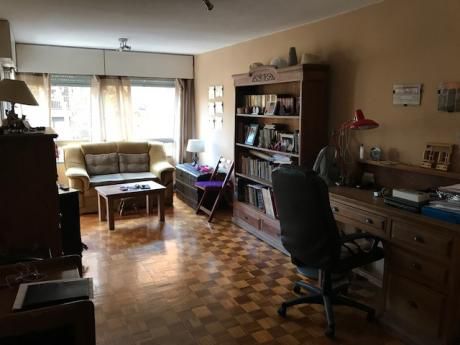 Apartamento En Pocitos ( Rivera Y Pereira )