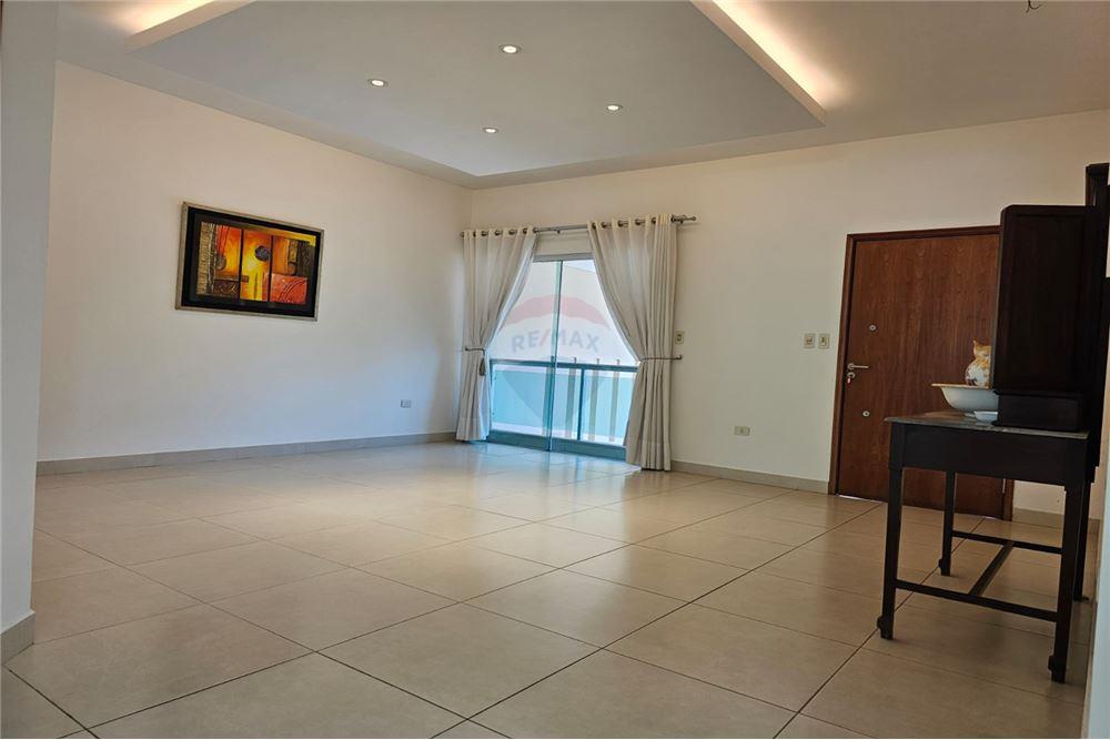 Hermosa casa en al alquiler en barrio Herrera — foto 2
