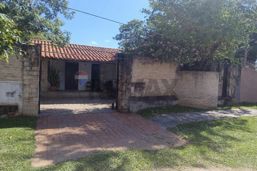 Casa en venta en Loma Pytá