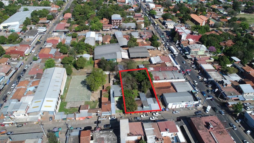 VENDO IMPORTANTE TERRENO EN EL CENTRO DE LIMPIO. Cod HA — foto 3