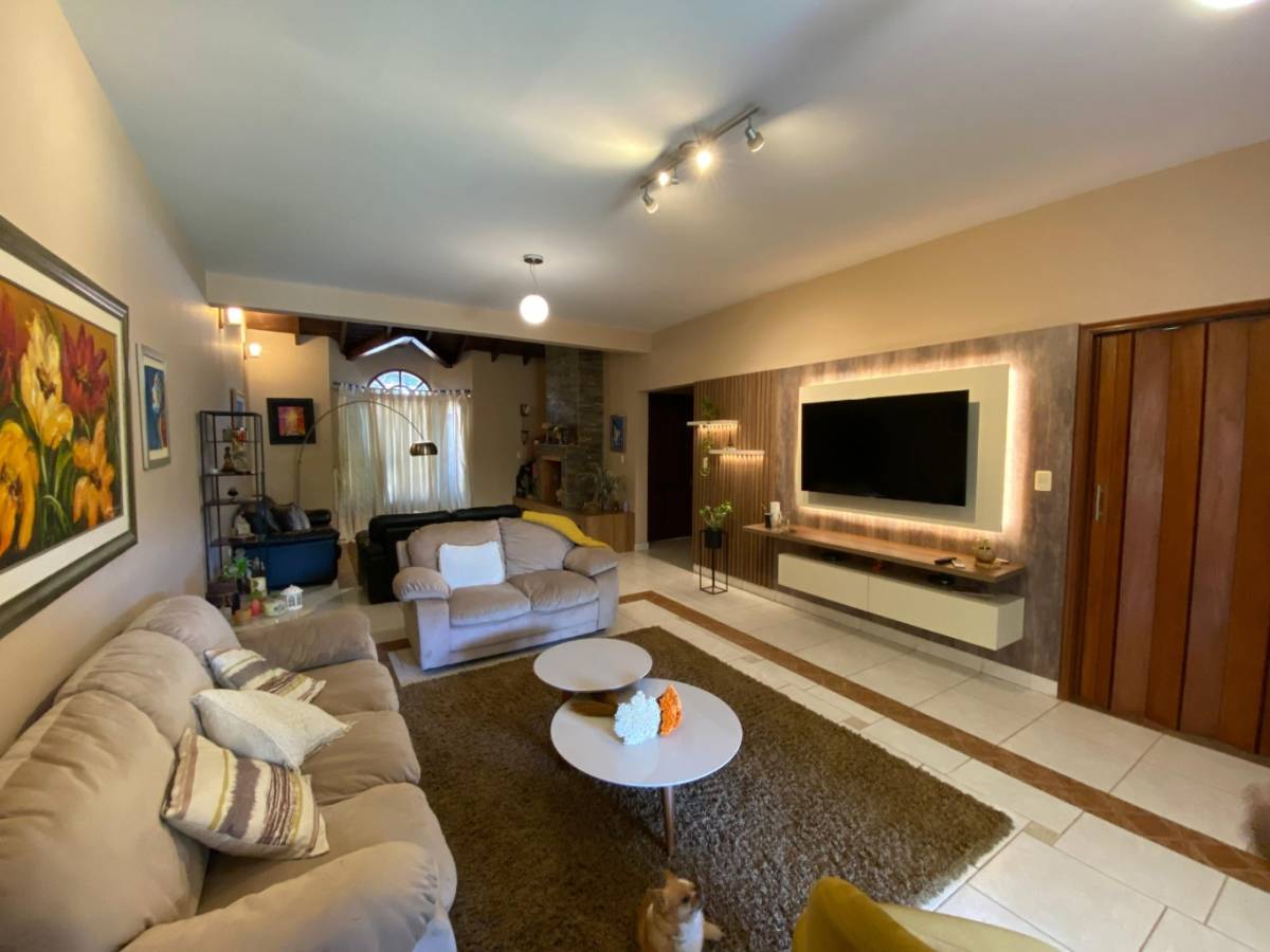 VENDO HERMOSA RESIDENCIA EN EL BARRIO MBURUCUYA — foto 2