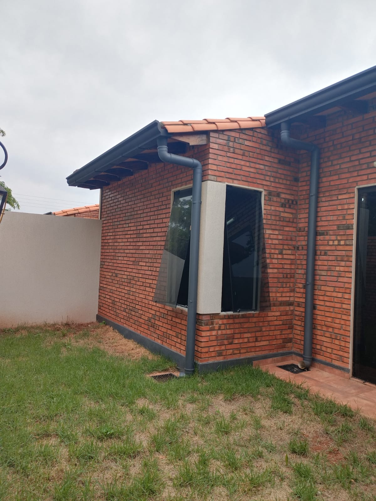 Vendo Casa De 2 Dormitorios En Limpio — foto 3