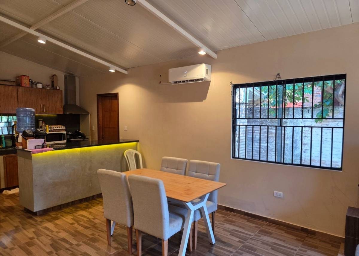 EN VENTA - CASA EN FERNANDO DE LA MORA ZONA NORTE — foto 3
