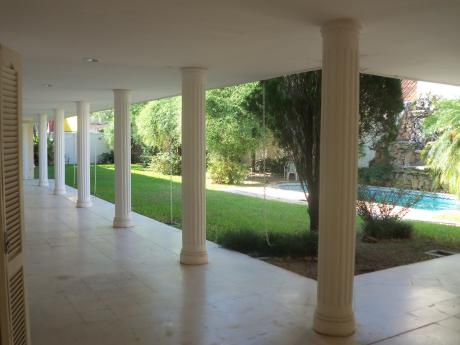 Elegante Mansion De 5 Dormitorios 3 En Suite Barrio Mburucuya