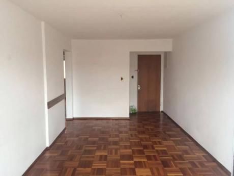 Apartamento 2 Dorm, En Excelente Zona