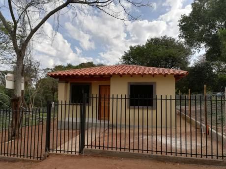 Vendo Casa A Estrenar Con Gran Patio En El Barrio La Merced (san Antonio-ñemby)