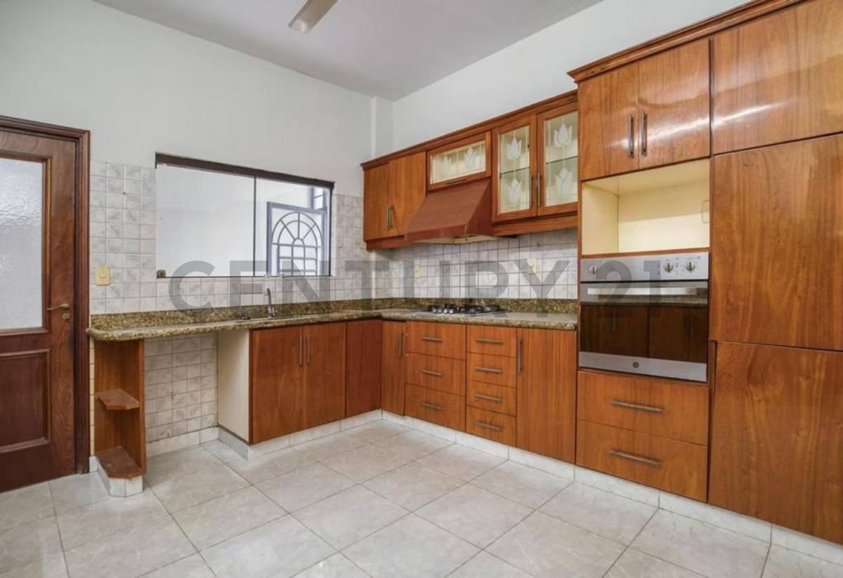 EN VENTA REDIDENCIA PREMIUN DETRÁS DEL SHOPPING DEL SOL — foto 3