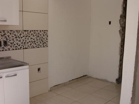 Venta 4 Apartamentos + 3 Cocheras En Pu. Ideal Inversor
