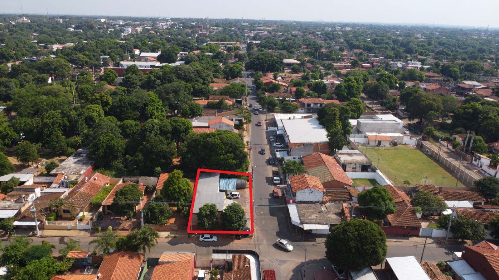 Vendo Excelente Esquina Comercial de 350 m2 en el Centro de Luque - CLCO5923844 — foto 2