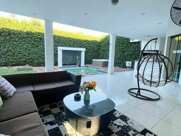 SE ALQUILA HERMOSA CASA EN BO. MBURUCUYA TOTALMENTE AMOBLADA — foto 3