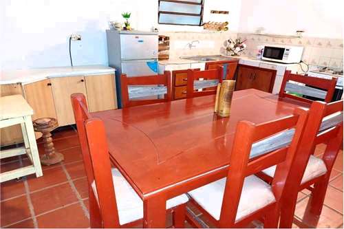 VENDO CASA SOBRE ASFALTO EN CAACUPE — foto 2