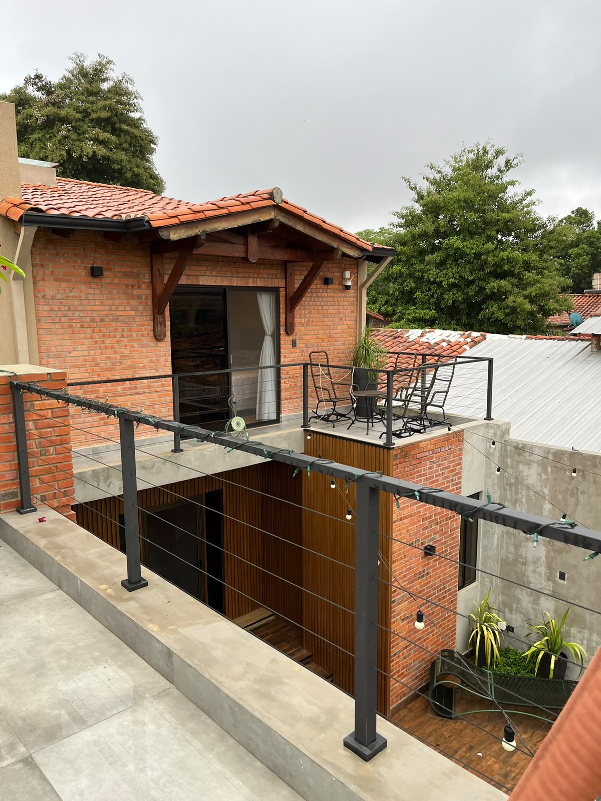 VENDO RESIDENCIA MÍNIMALISTA SAN LORENZO ZONA SALENMA - foto 1