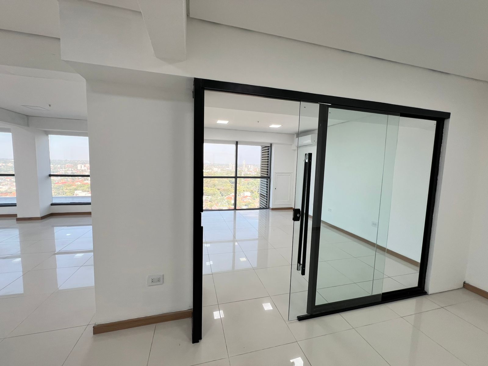 ALQUILO OFICINA EN TRADING PARK — foto 3