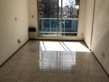 Lindo Monoambiente Con Cocina Definida Y Garage En Pocitos