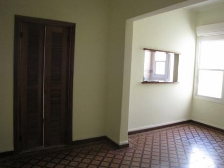 1 Dormitorio Con Patio