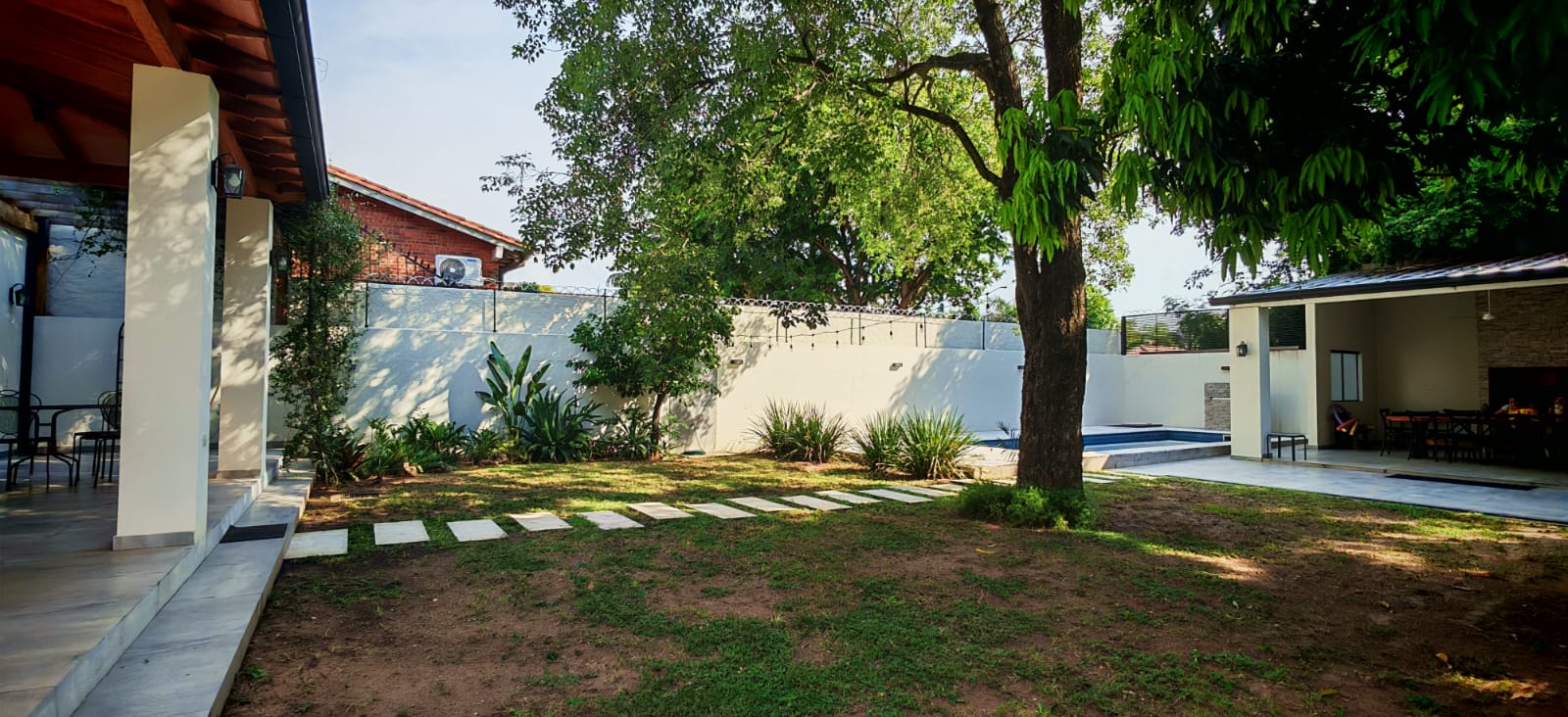 VENTA - Amplia Residencia - Venta San Bernardino* — foto 2