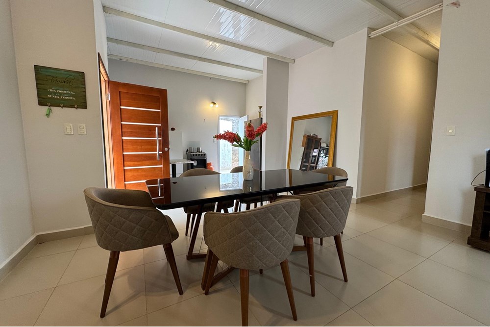 AMPLIA CASA FAMILIAR EN VENTA EN LAMBARE — foto 2