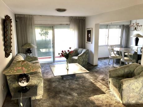 Apartamento C/ Posibilidad P/ 3/4 Dorms Y 2 Gges