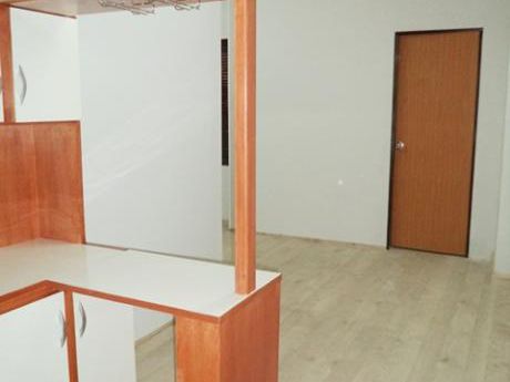 Tierra Inmobiliaria - Departamento Semi Amoblado A Media Cuadra Del Bolsi!