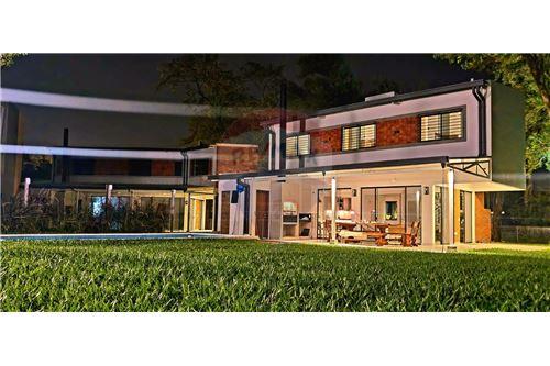 EN VENTA PROPIEDAD ESTILO MINIMALISTA EN SAN BERNARDINO — foto 2