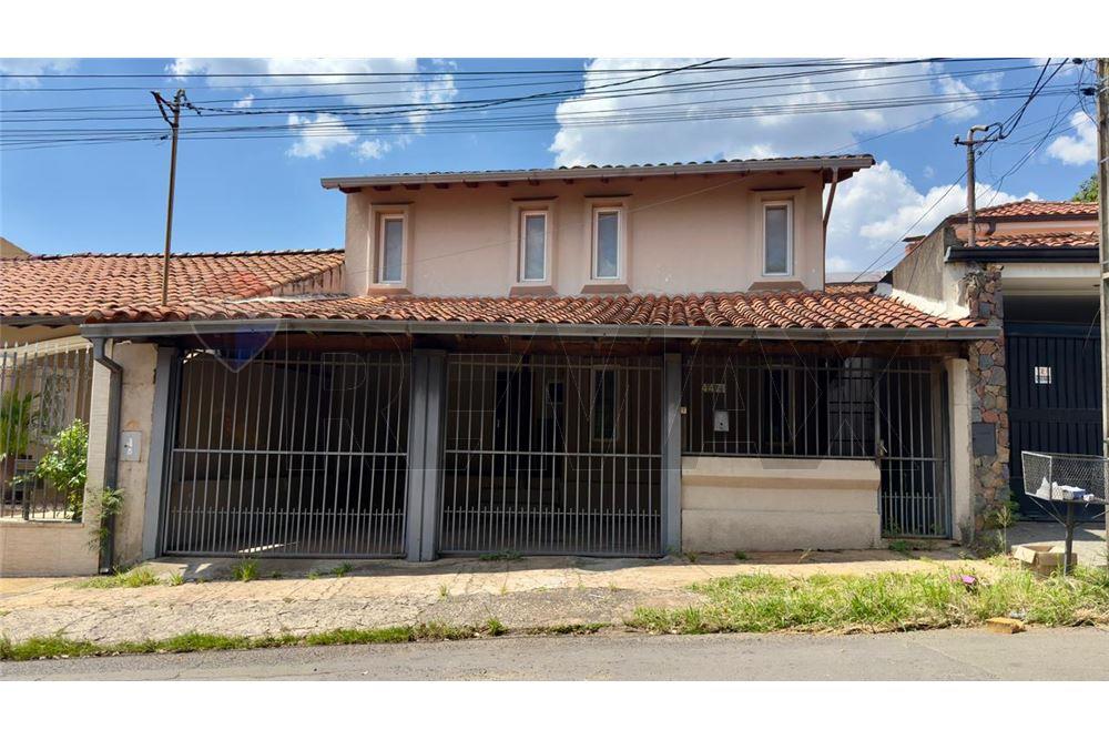 EN VENTA - CASA DE 3 DORMITORIOS EN RECOLETA
