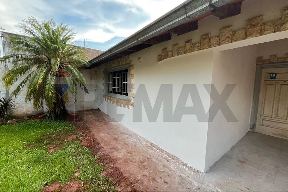 VENDO CASA A REFACCIONAR EN LAMBARÉ BARRIO SAN ISIDRO ???? — foto 3