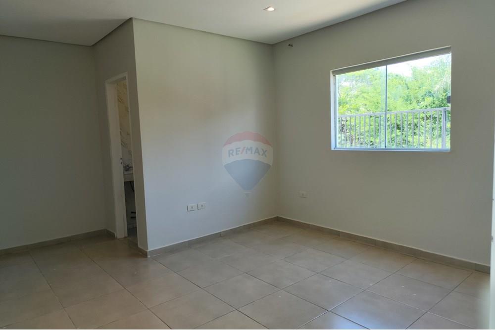 Vendo Moderna Casa c/ Piscina en San Bernardino — foto 3