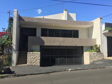 Casa Para Refacción, Vivienda O Oficina!