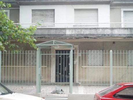 Joanico Y Comercio, Muy Buen Estado, 1ºer Piso,gc:$1000