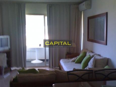 Apartamento En Playa Mansa Frente Al Mar